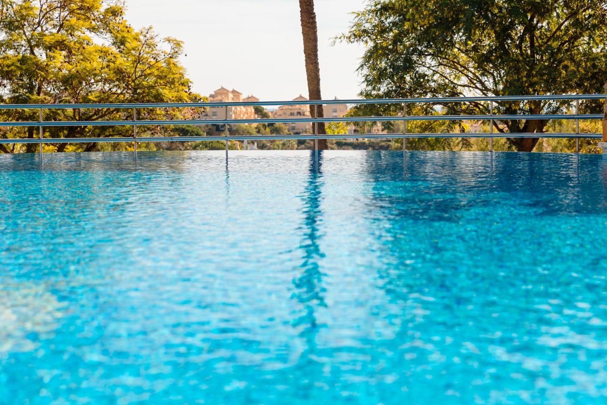 Luxurious Frontline Golf In Elviria Appartement Marbella